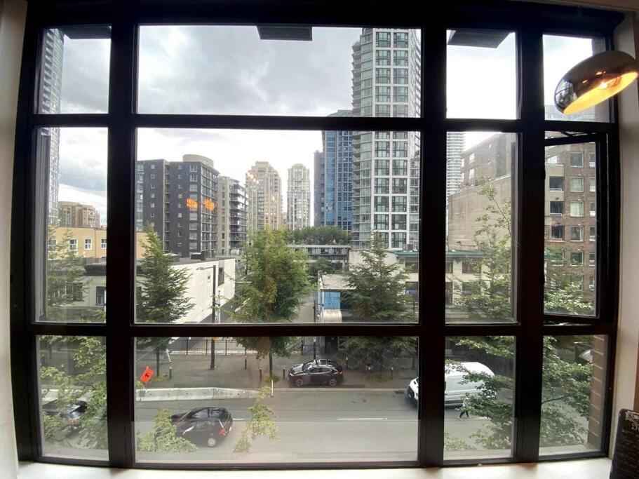 Entire Condo In Heart Of Downtown וונקובר מראה חיצוני תמונה