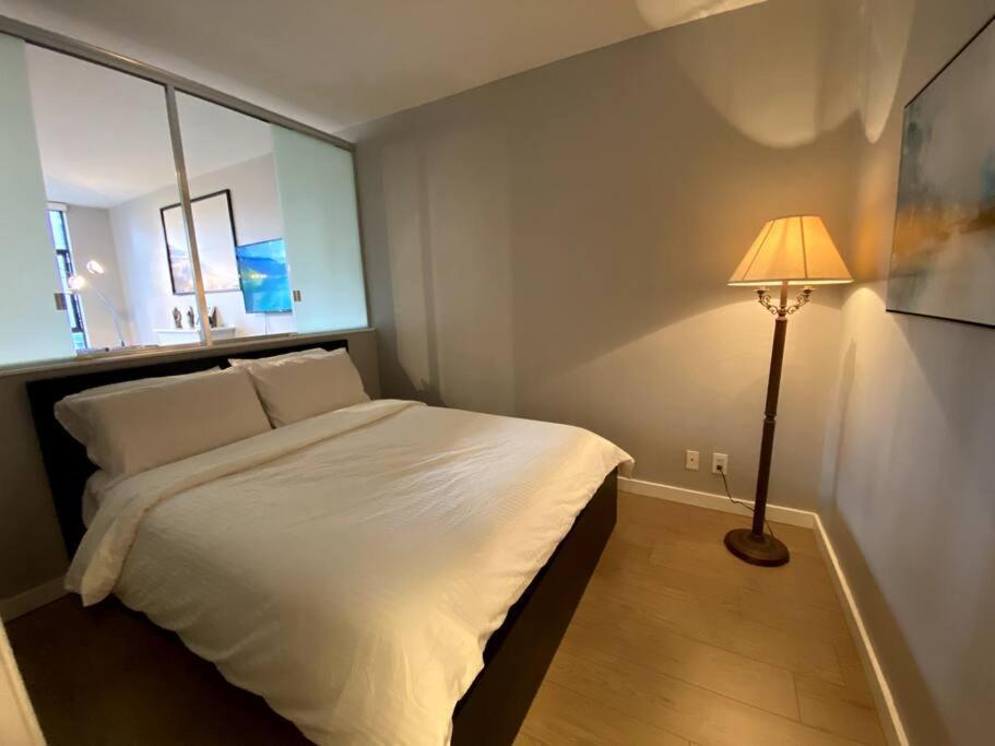 Entire Condo In Heart Of Downtown וונקובר מראה חיצוני תמונה