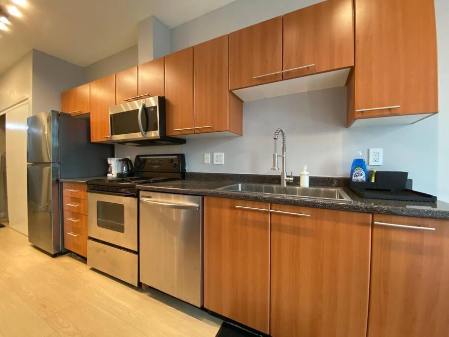 Entire Condo In Heart Of Downtown וונקובר מראה חיצוני תמונה