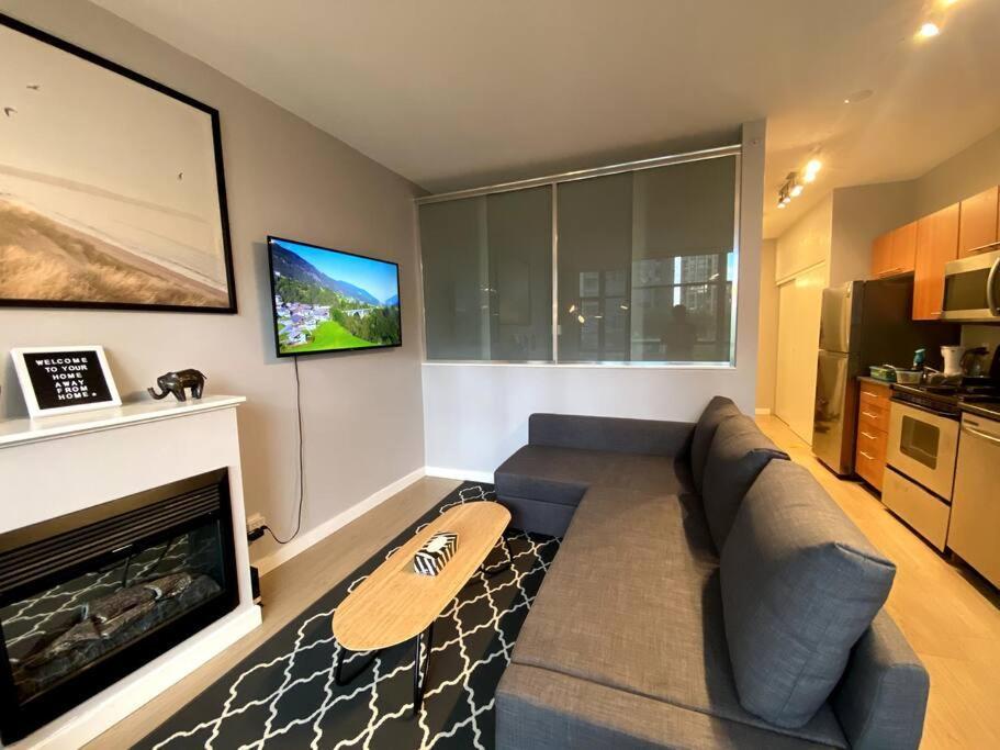 Entire Condo In Heart Of Downtown וונקובר מראה חיצוני תמונה